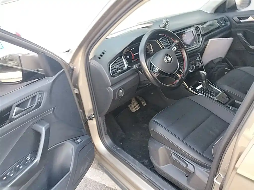 Volkswagen T-Roc 2020 — фото 16