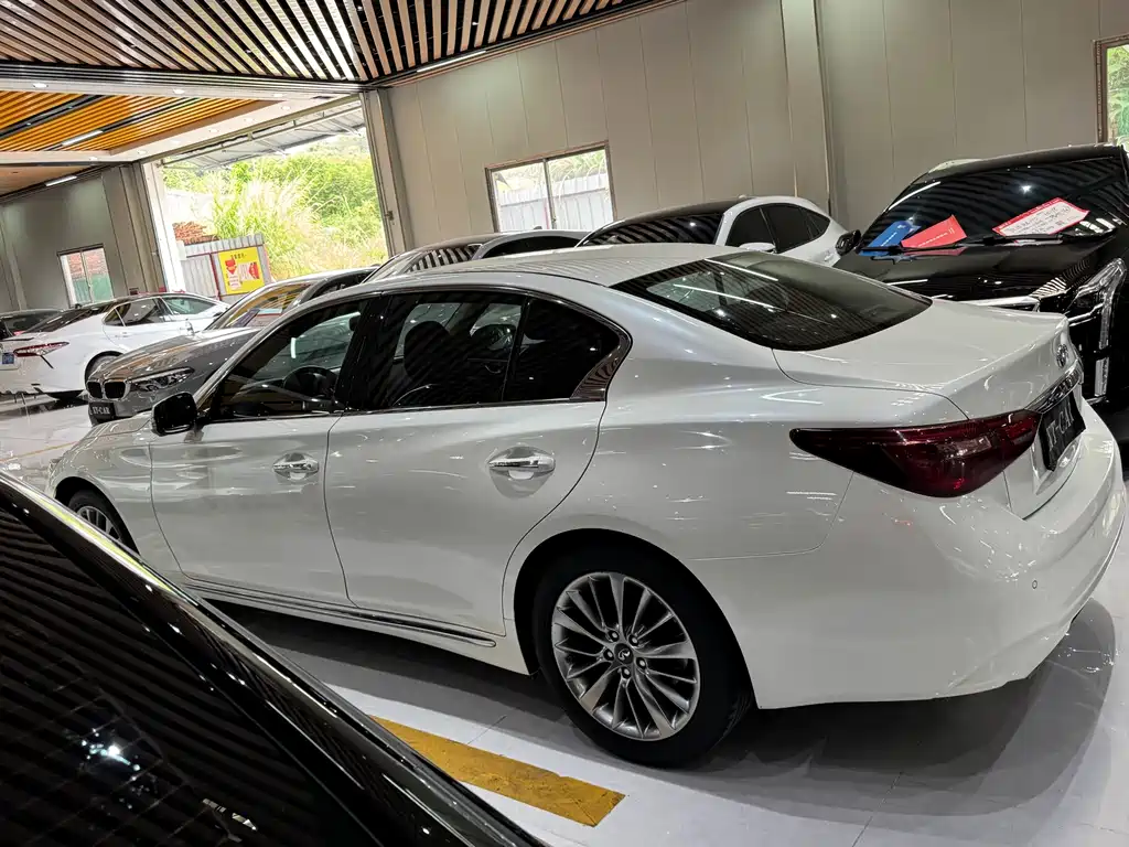 Infiniti Q50L 2018 — фото 7