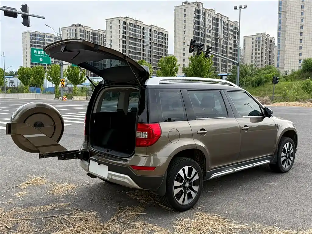 Skoda Yeti 2017 — фото 11
