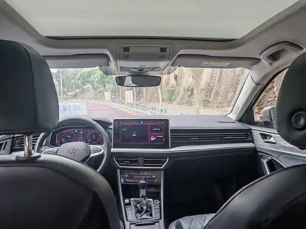 Volkswagen Sagitar 2023