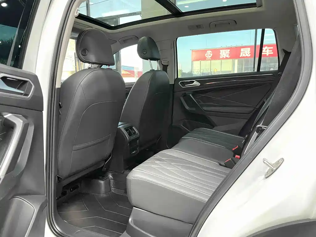 Volkswagen Tiguan L 2022 — фото 10