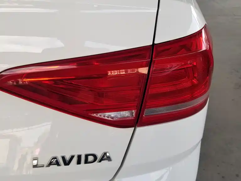 Volkswagen Lavida 2018 — фото 8
