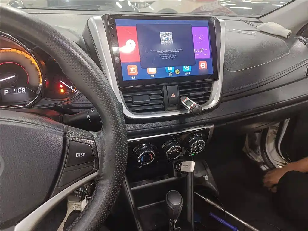 Toyota Yaris L 2022 — фото 9