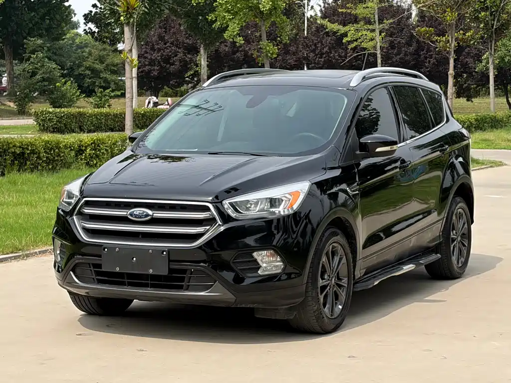 Ford Kuga 2020 — фото 1