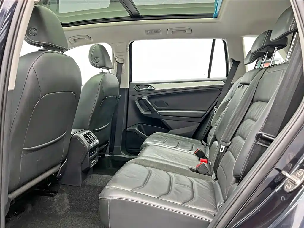 Volkswagen Tiguan L 2020 — фото 15