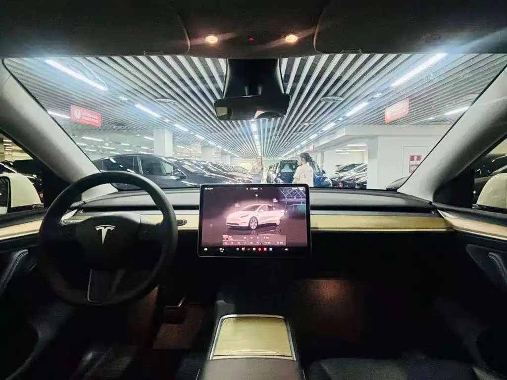 Tesla Model Y 2023 — фото 5