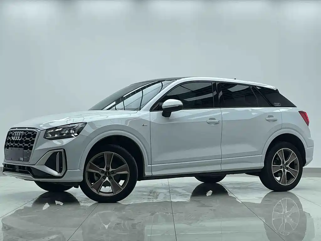 Audi Q2L 2023