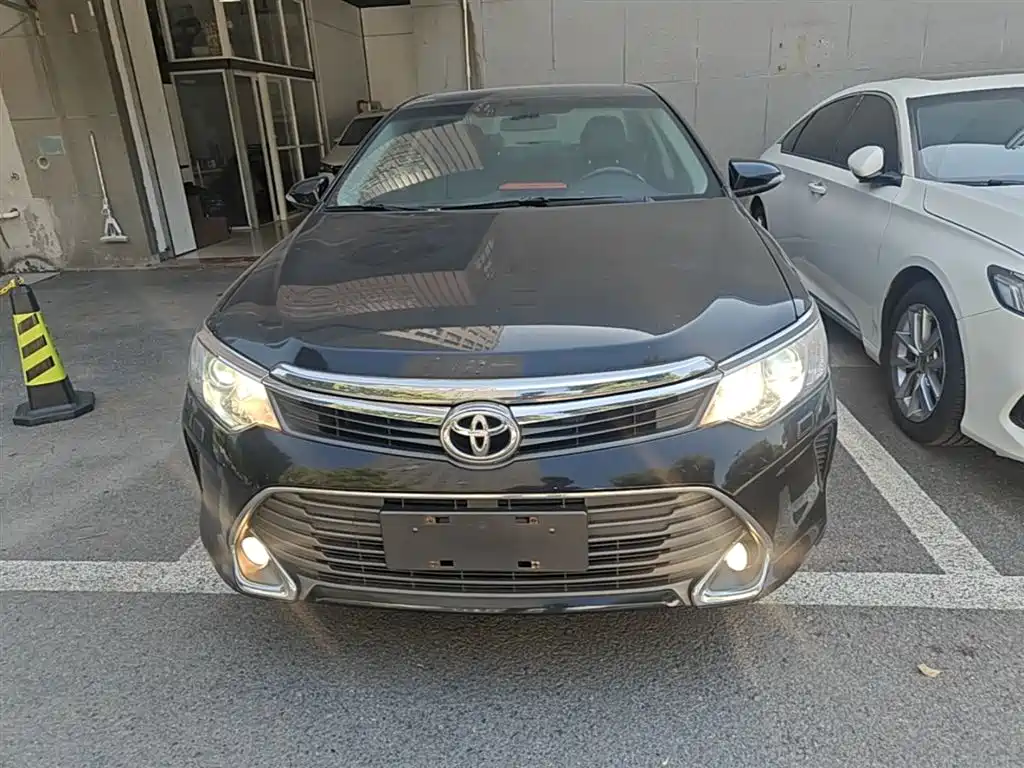Toyota Camry 2016 — фото 3