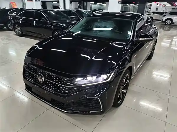 Volkswagen Passat 2023