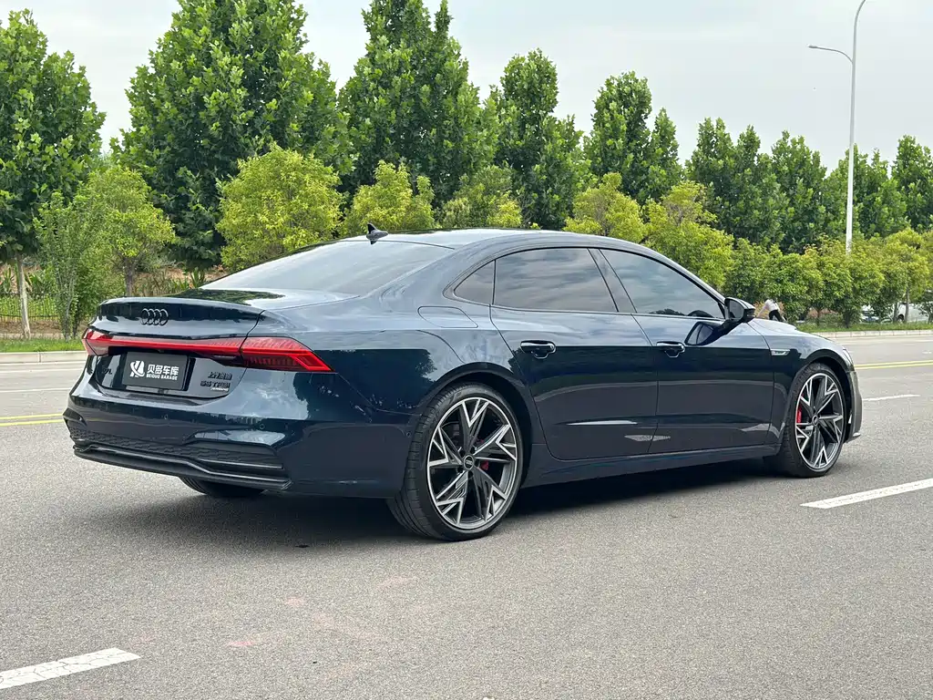 Audi A7L 2022