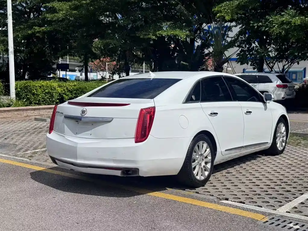 Cadillac XTS 2015 — фото 27