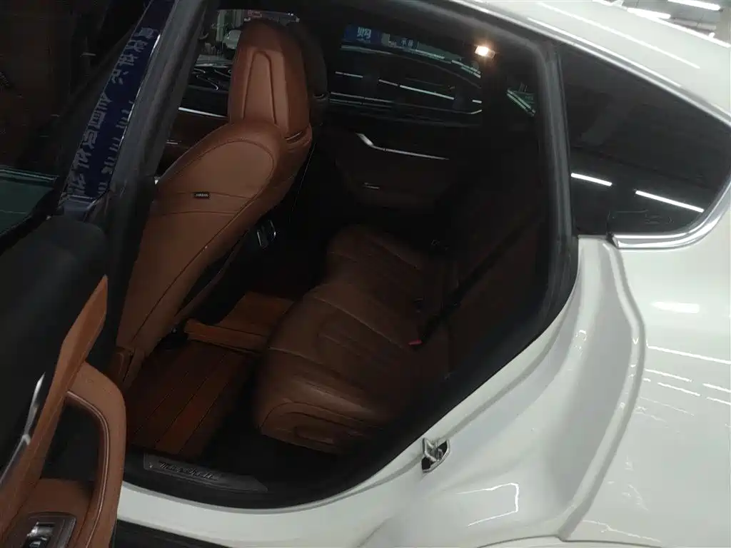 Maserati Levante 2017 — фото 14