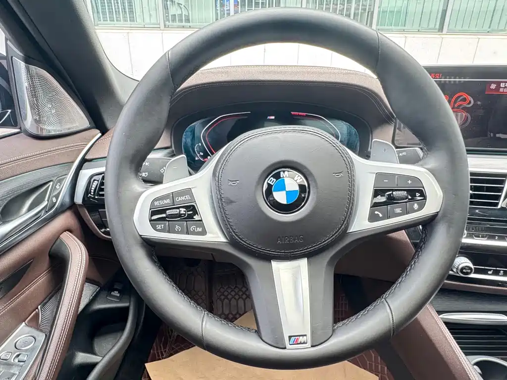 BMW 5 Series 2021 — фото 13