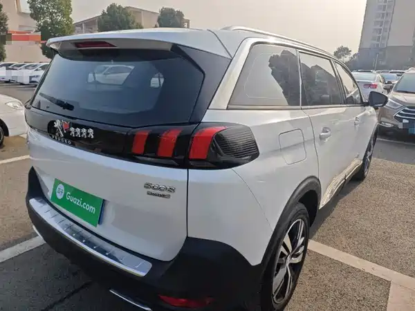 Peugeot 5008 2017
