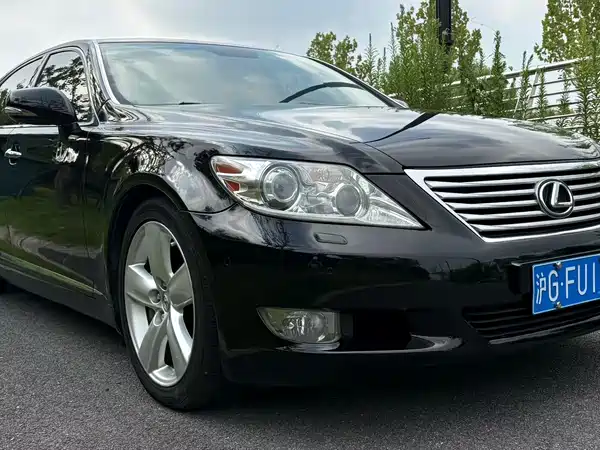 Lexus LS 2010