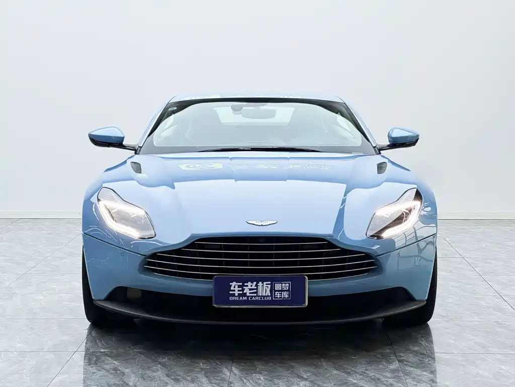 Aston Martin DB11 2020 — фото 2
