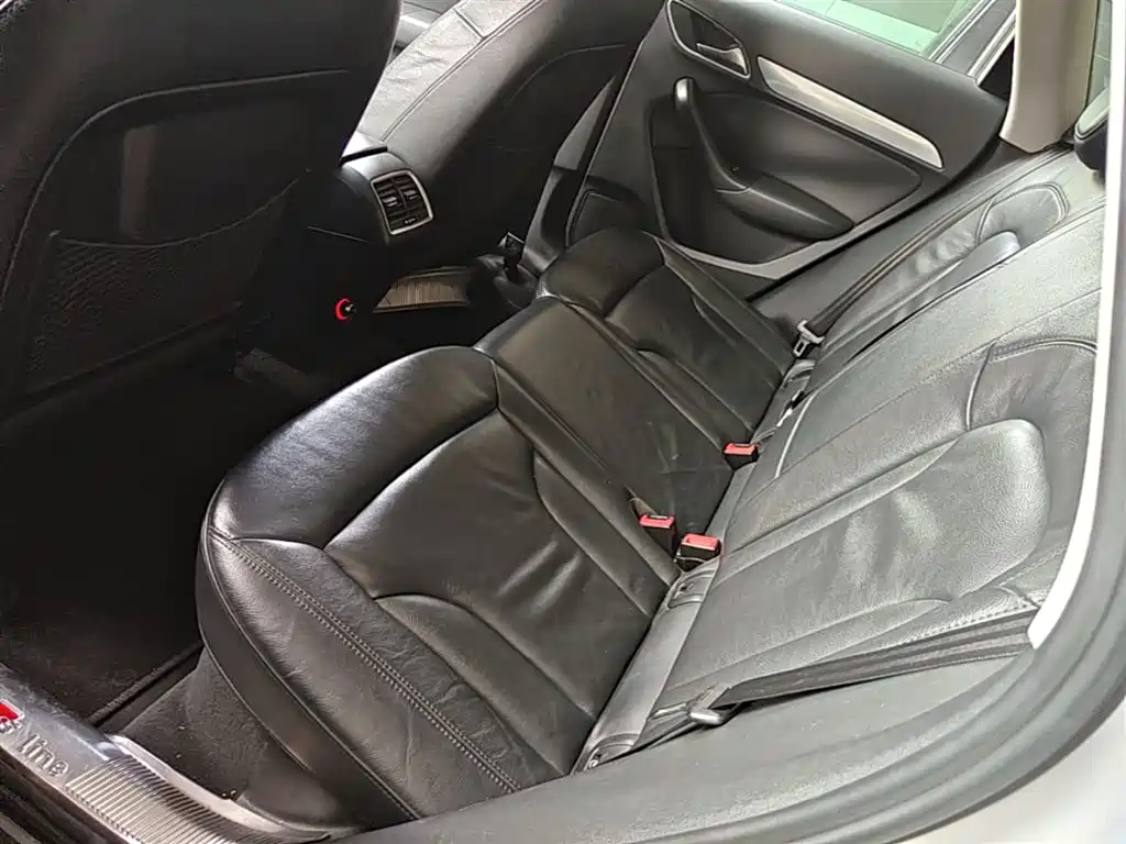 Audi Q3 2015 — фото 17