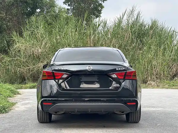 Nissan Teana 2022