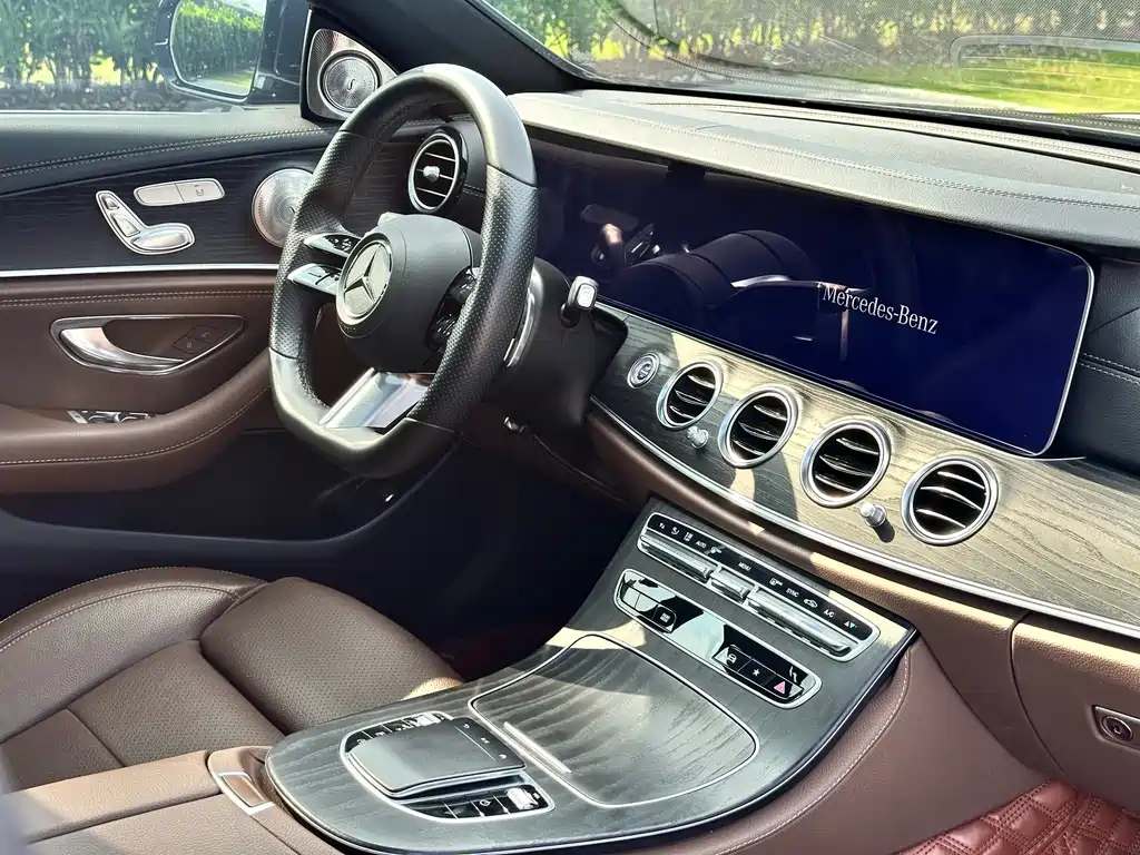 Mercedes-Benz E-Class 2022 — фото 15