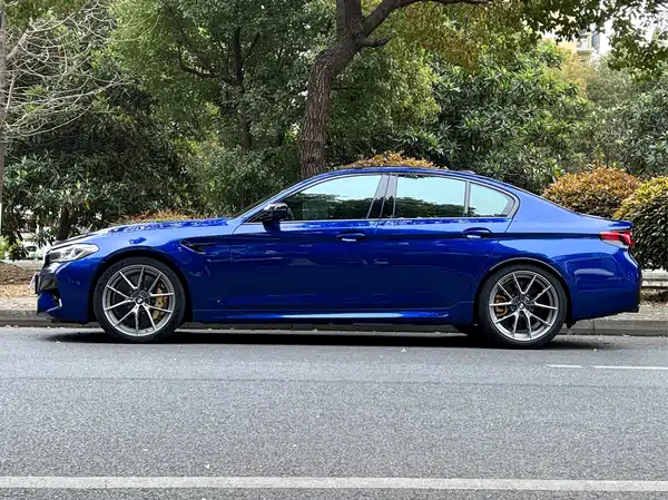 BMW M5 2021