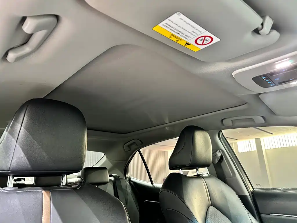 Toyota Camry 2020 — фото 12