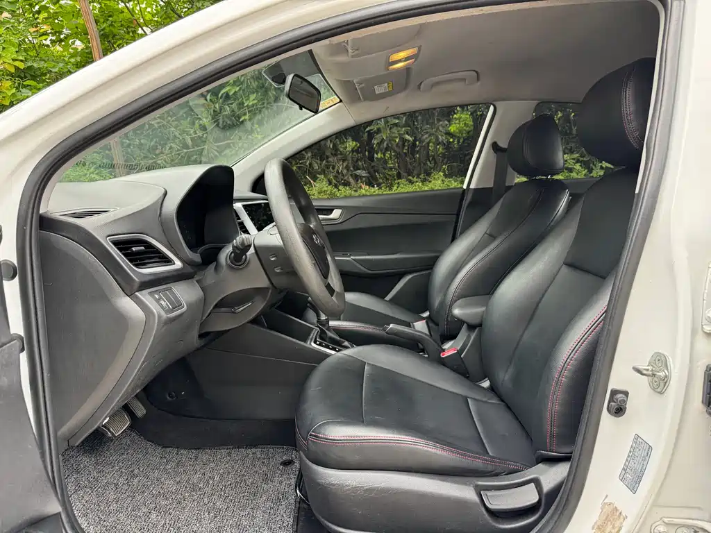 Hyundai Verna 2017 — фото 8