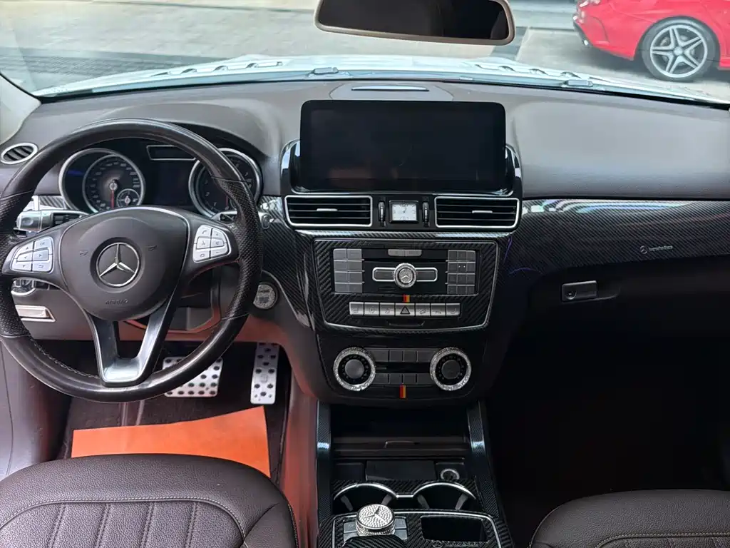 Mercedes-Benz GLE 2017 — фото 10