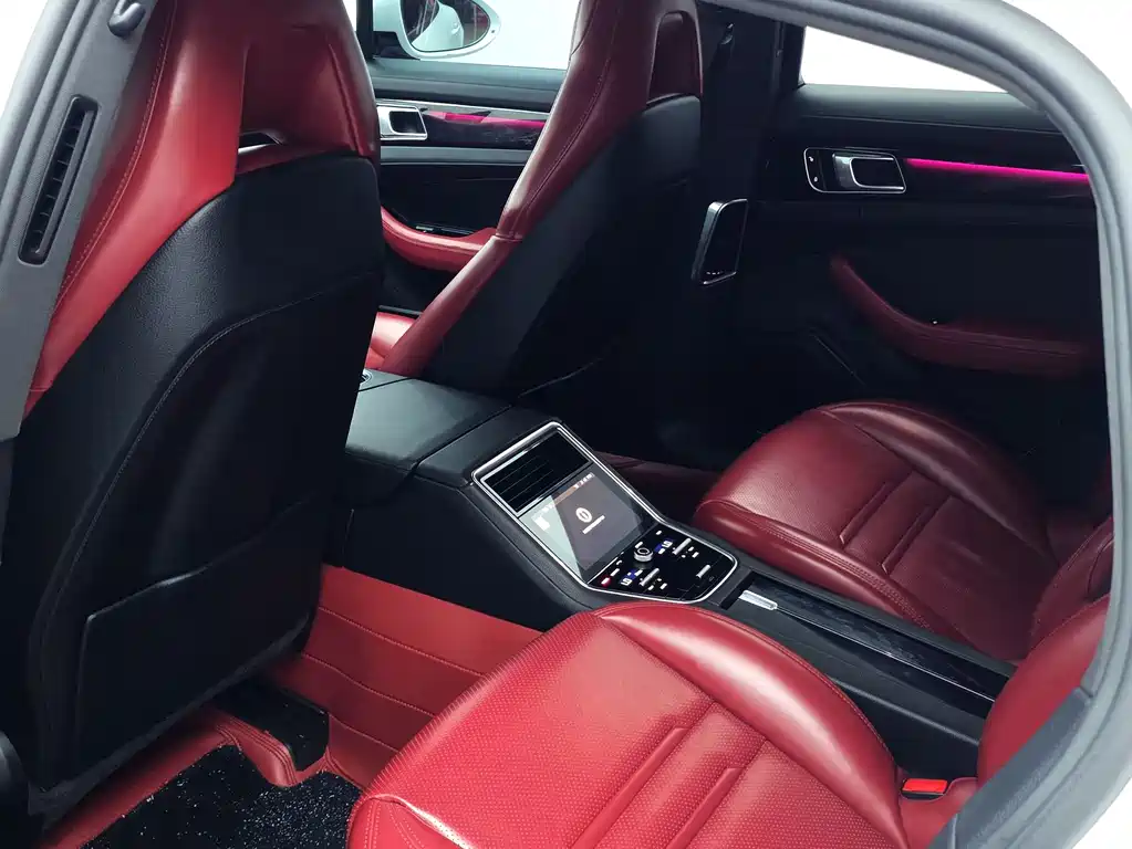 Porsche Panamera 2019 — фото 27
