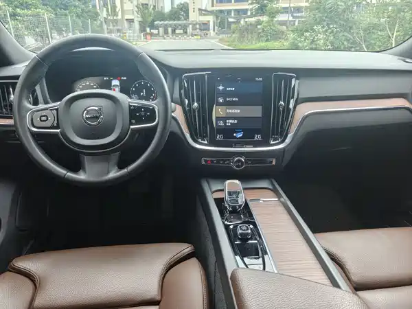 Volvo S60 2022