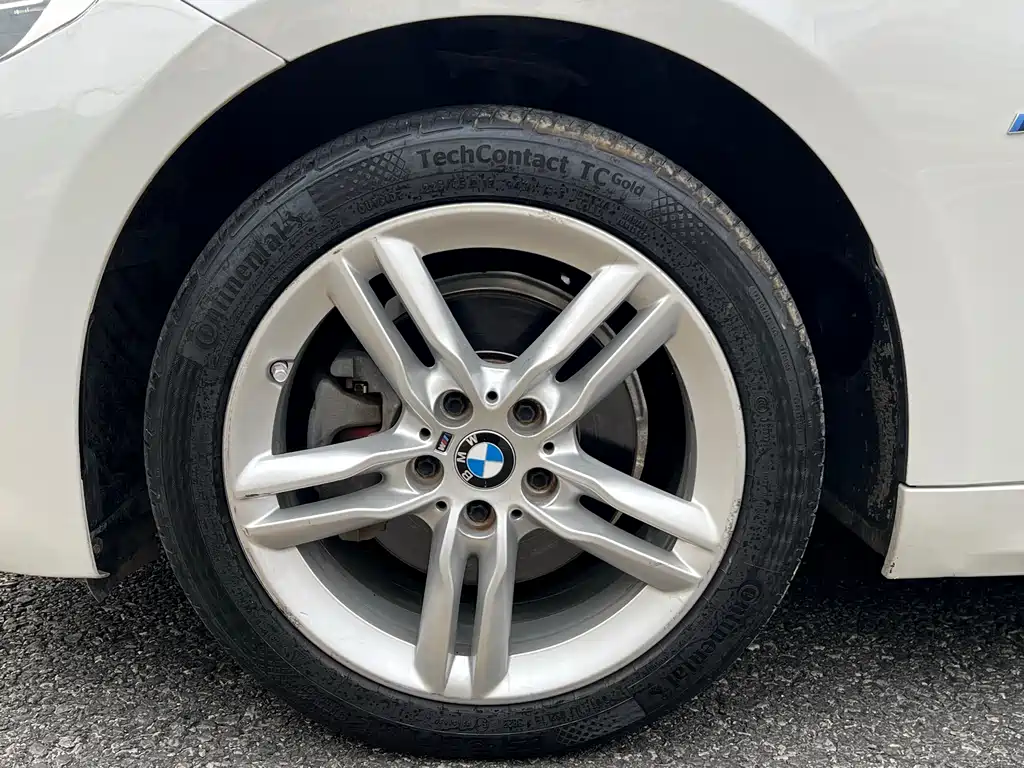 BMW 1 Series 2020 — фото 9