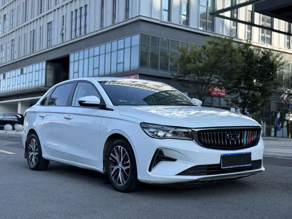 Geely Emgrand 2022 — фото 3