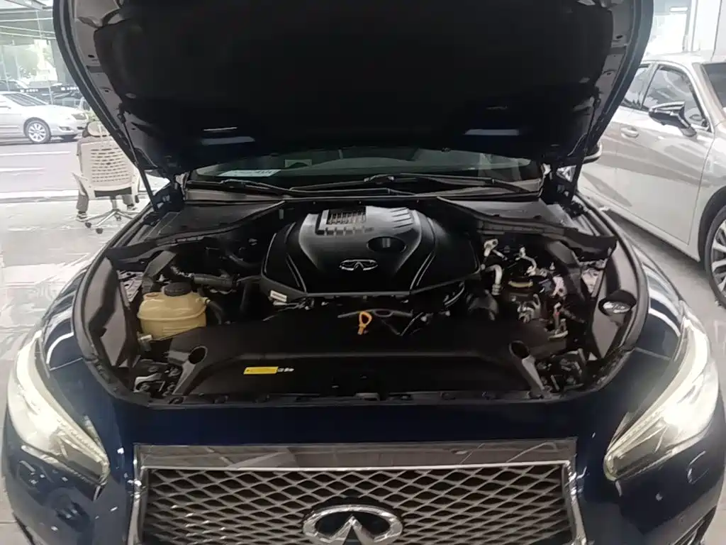 Infiniti Q50L 2017 — фото 20