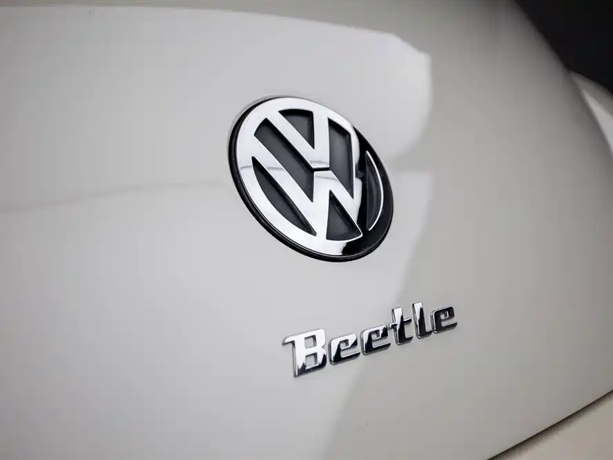 Volkswagen Beetle 2010 — фото 10