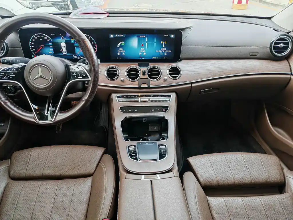 Mercedes-Benz E-Class 2023 — фото 6
