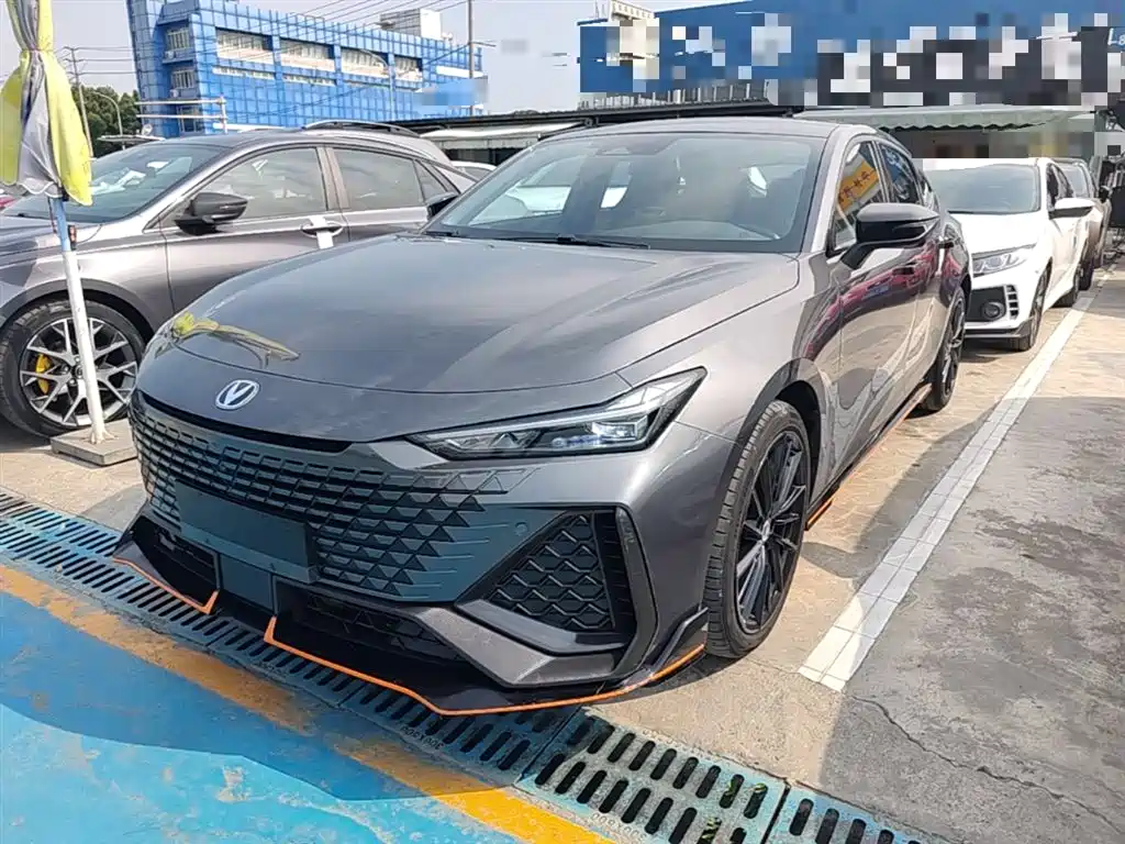 Changan UNI-V 2022 — фото 2