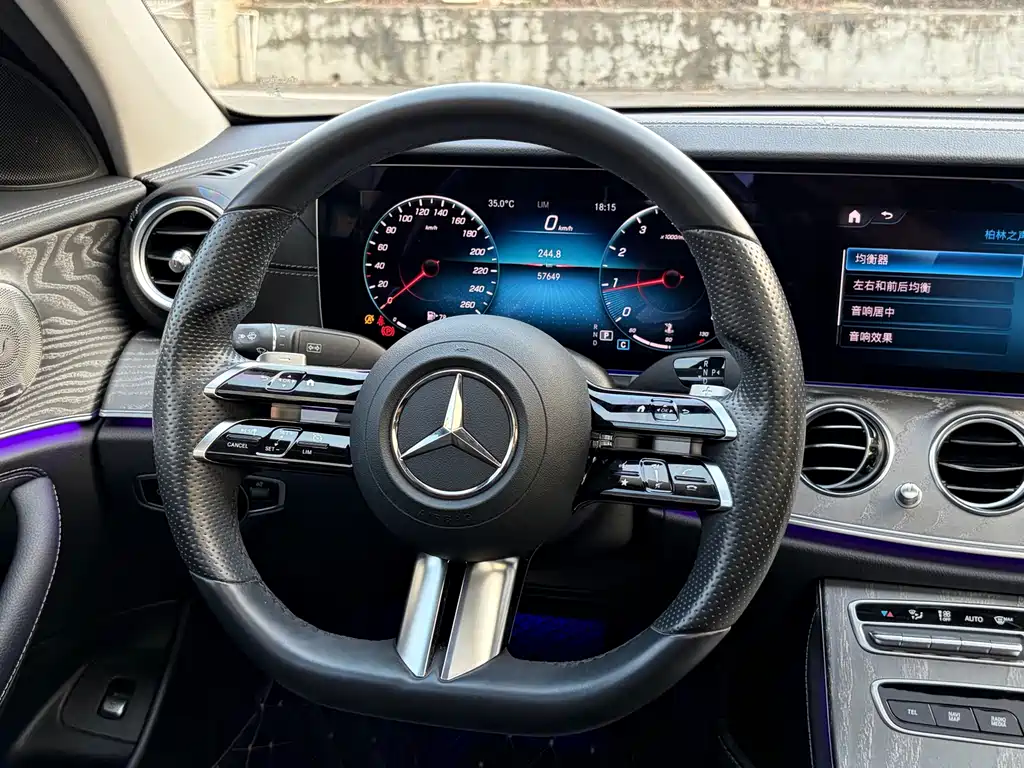 Mercedes-Benz E-Class 2022 — фото 13