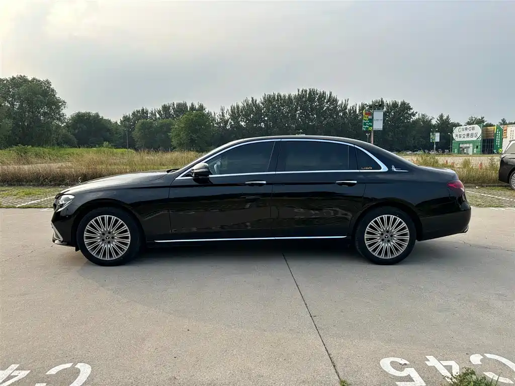 Mercedes-Benz E-Class 2023