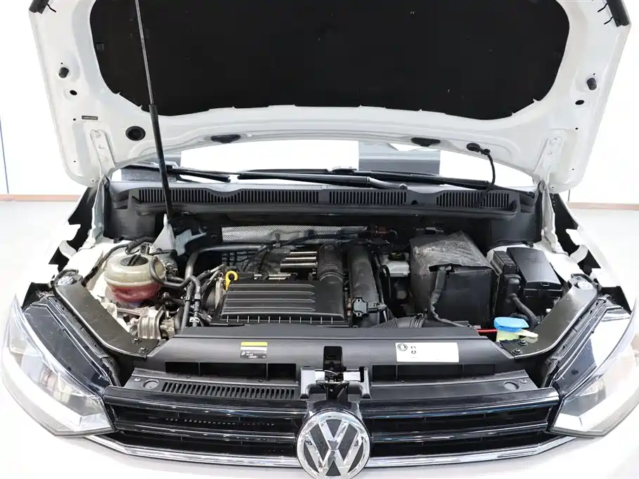 Volkswagen Touran 2018 — фото 31