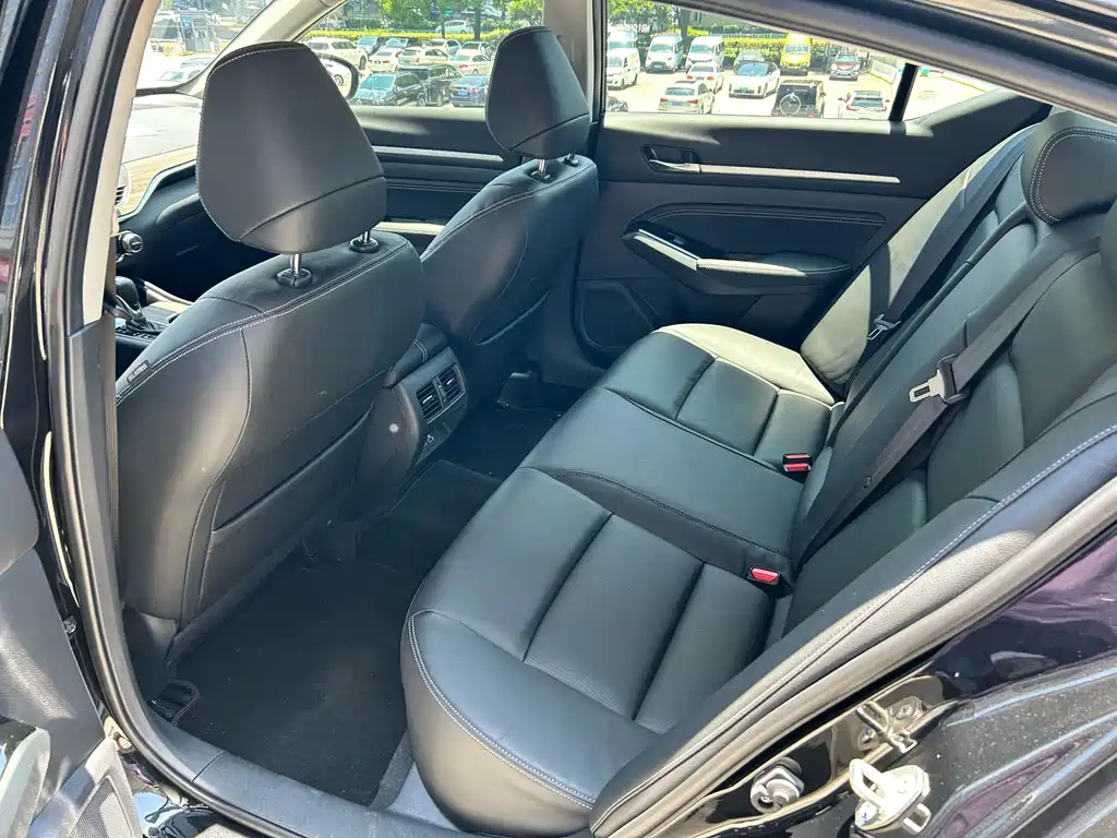 Nissan Teana 2021 — фото 17