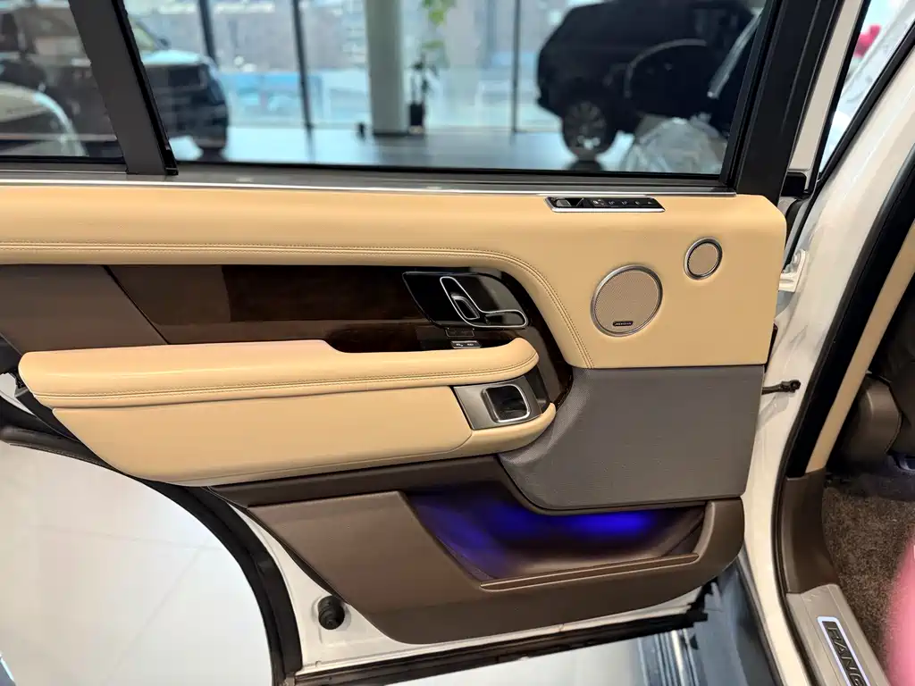 Land Rover Range Rover 2020 — фото 12