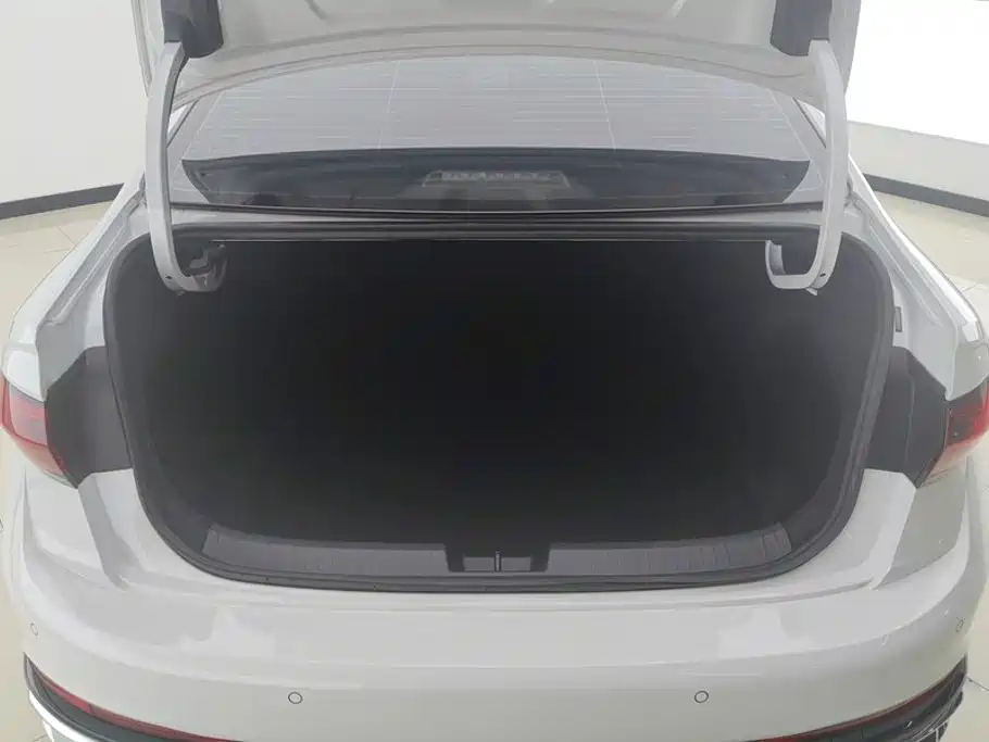 Volkswagen Sagitar 2023