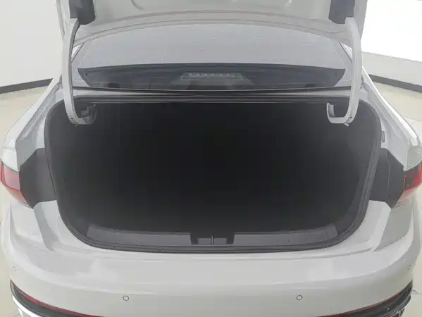 Volkswagen Sagitar 2023