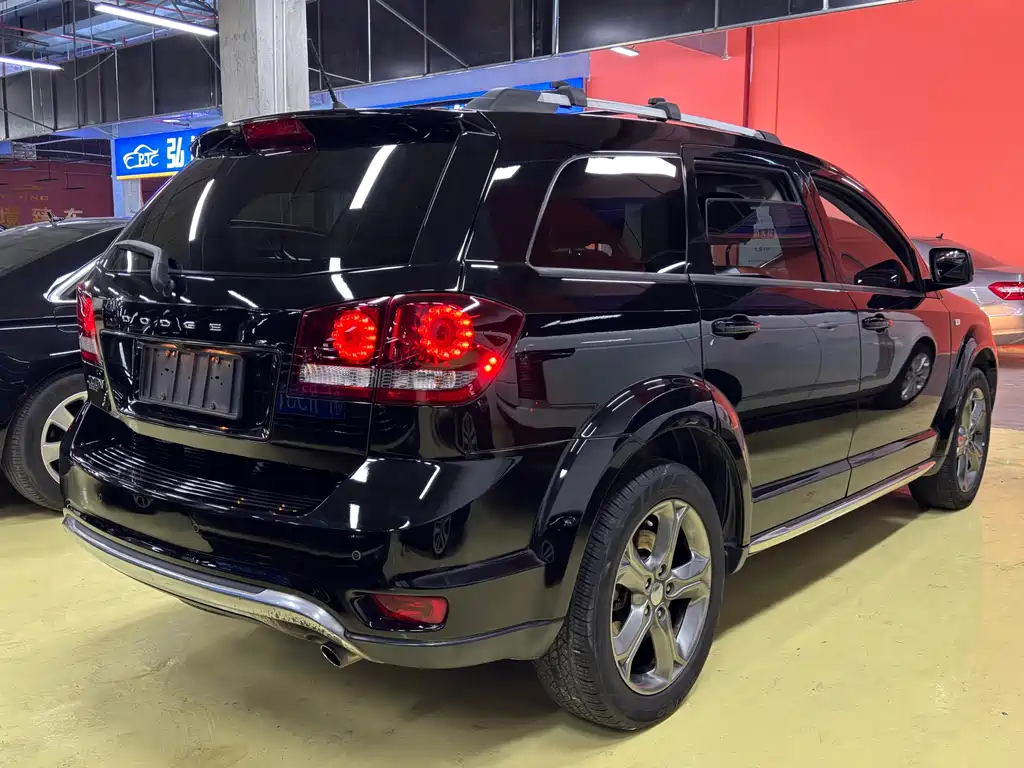 Dodge Journey 2017 — фото 17