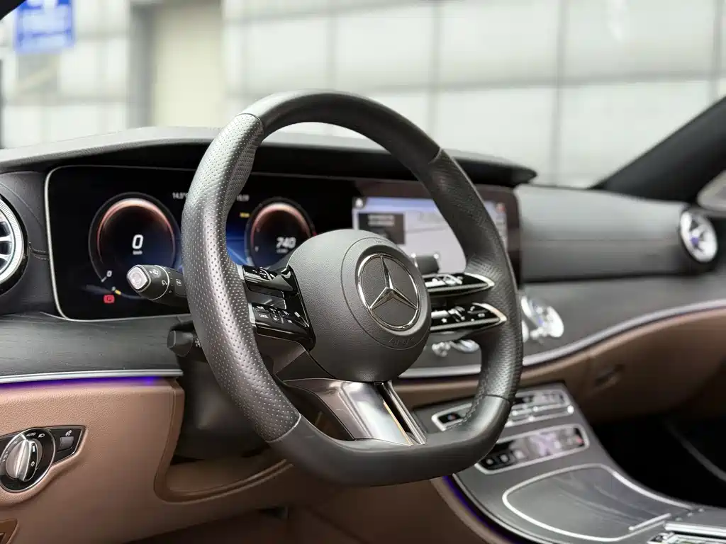 Mercedes-Benz E-Class 2023 — фото 5