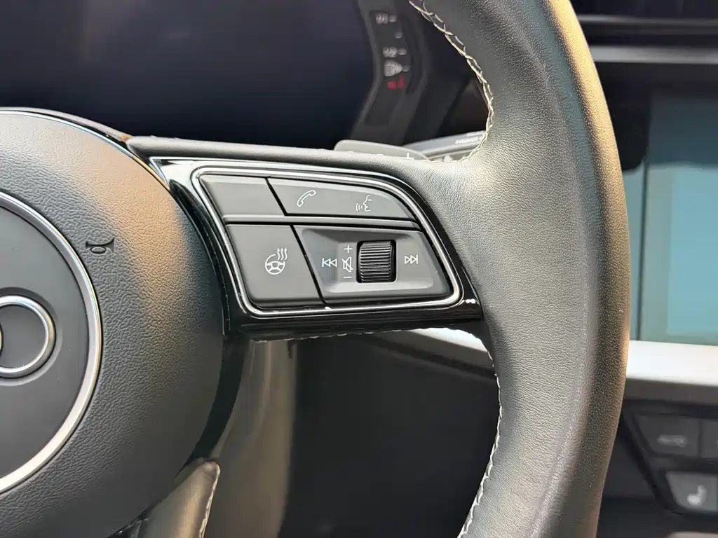 Audi A3 2023 — фото 10