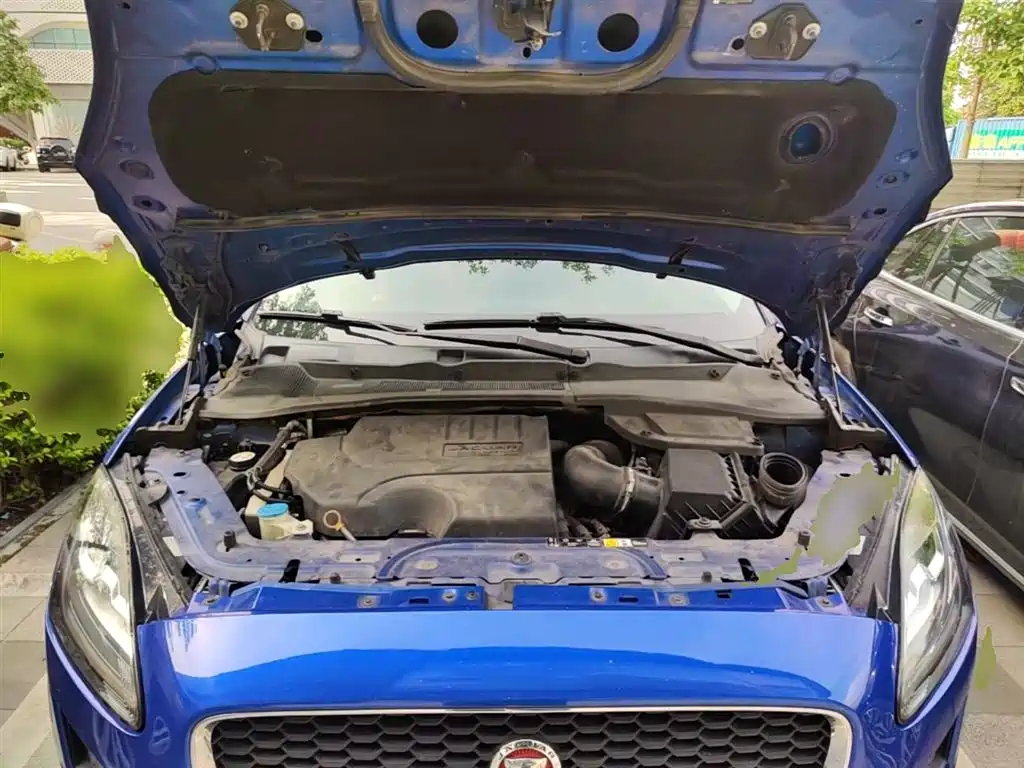 Jaguar E-PACE 2020 — фото 20