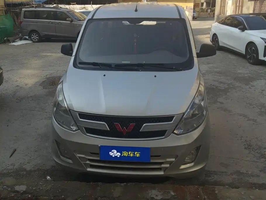 Wuling Rongguang V 2017 — фото 2