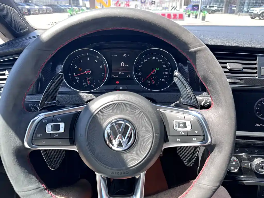 Volkswagen Golf GTI 2016 — фото 12