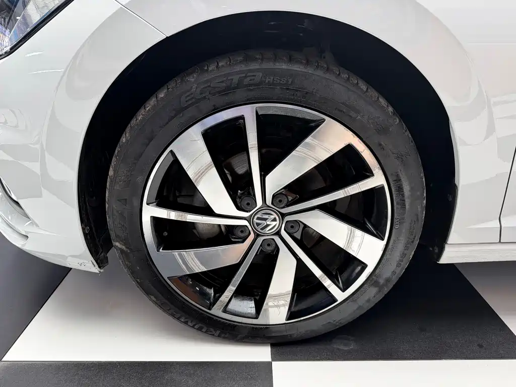Volkswagen Sagitar 2022