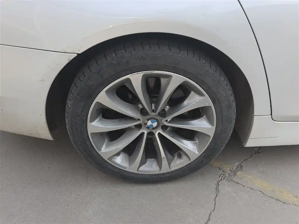 BMW 5 Series 2016 — фото 26